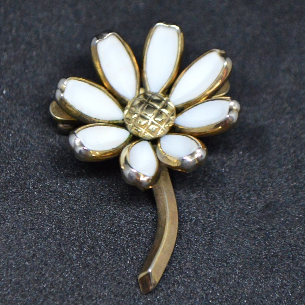 Trifari White Glass Flower Pin